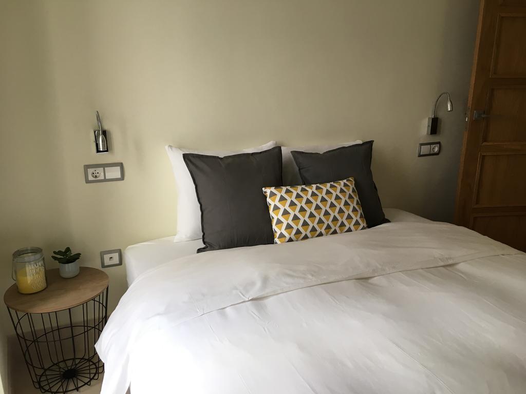 1E Azofaifo St Apartment, Seville